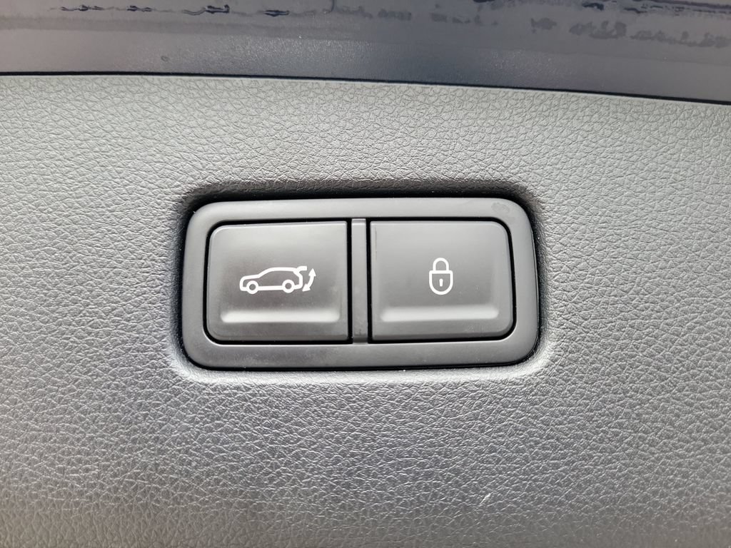 Used 2022 Genesis GV70 2.5T w/ Select Package AWD/4WD image 7