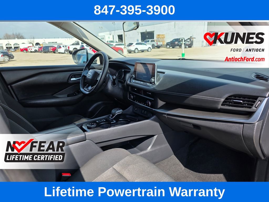 Used 2025 Nissan Rogue SV image 31