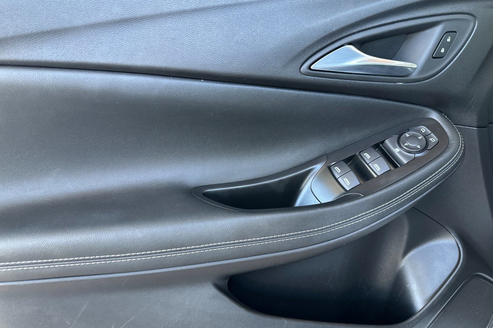 Certified 2025 Buick Encore GX Preferred image 11