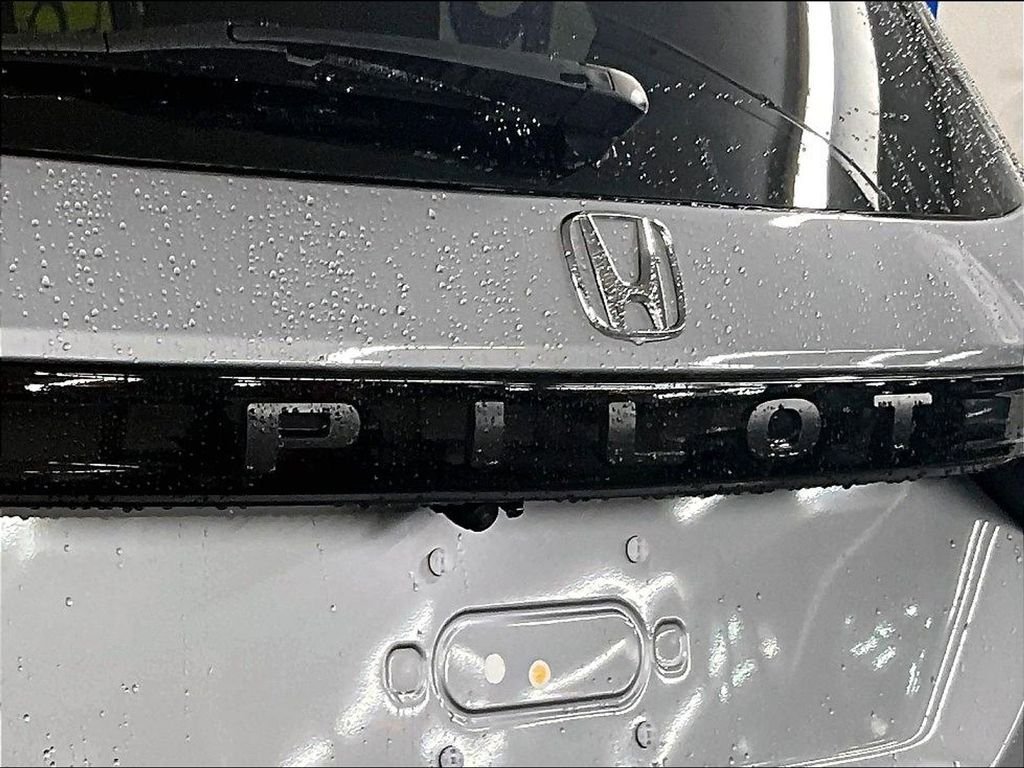 Used 2025 Honda Pilot TrailSport image 30