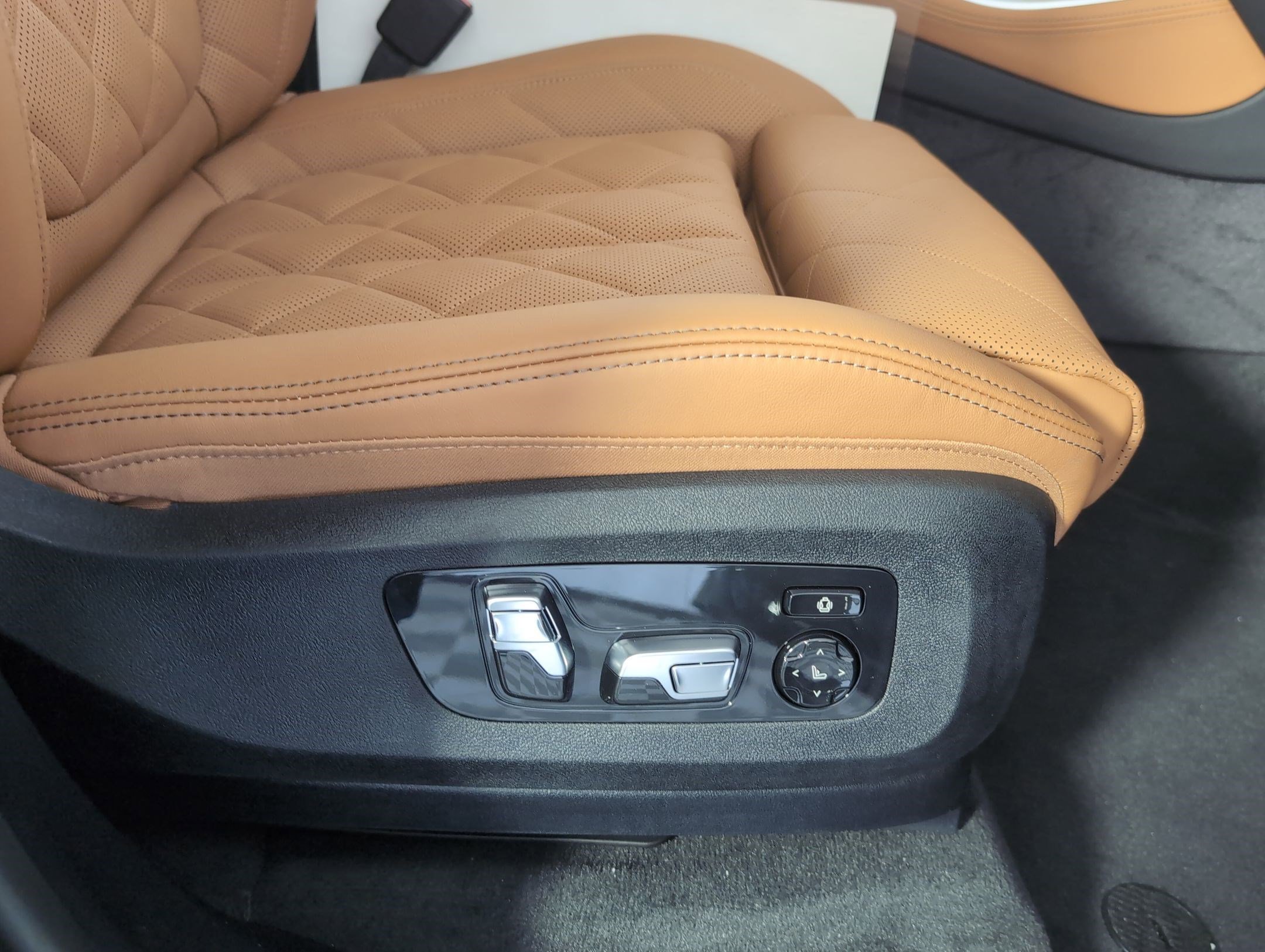 Used 2026 BMW X5 sDrive40i w/ Climate Comfort Package RWD image 32