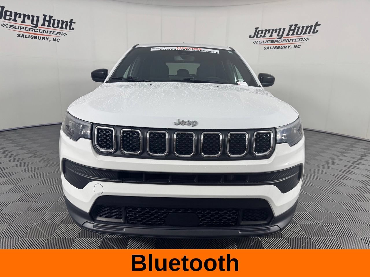 Used 2023 Jeep Compass Sport AWD/4WD image 4