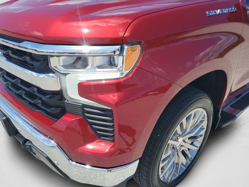 Used 2024 Chevrolet Silverado 1500 LT w/ Safety Package AWD/4WD image 11