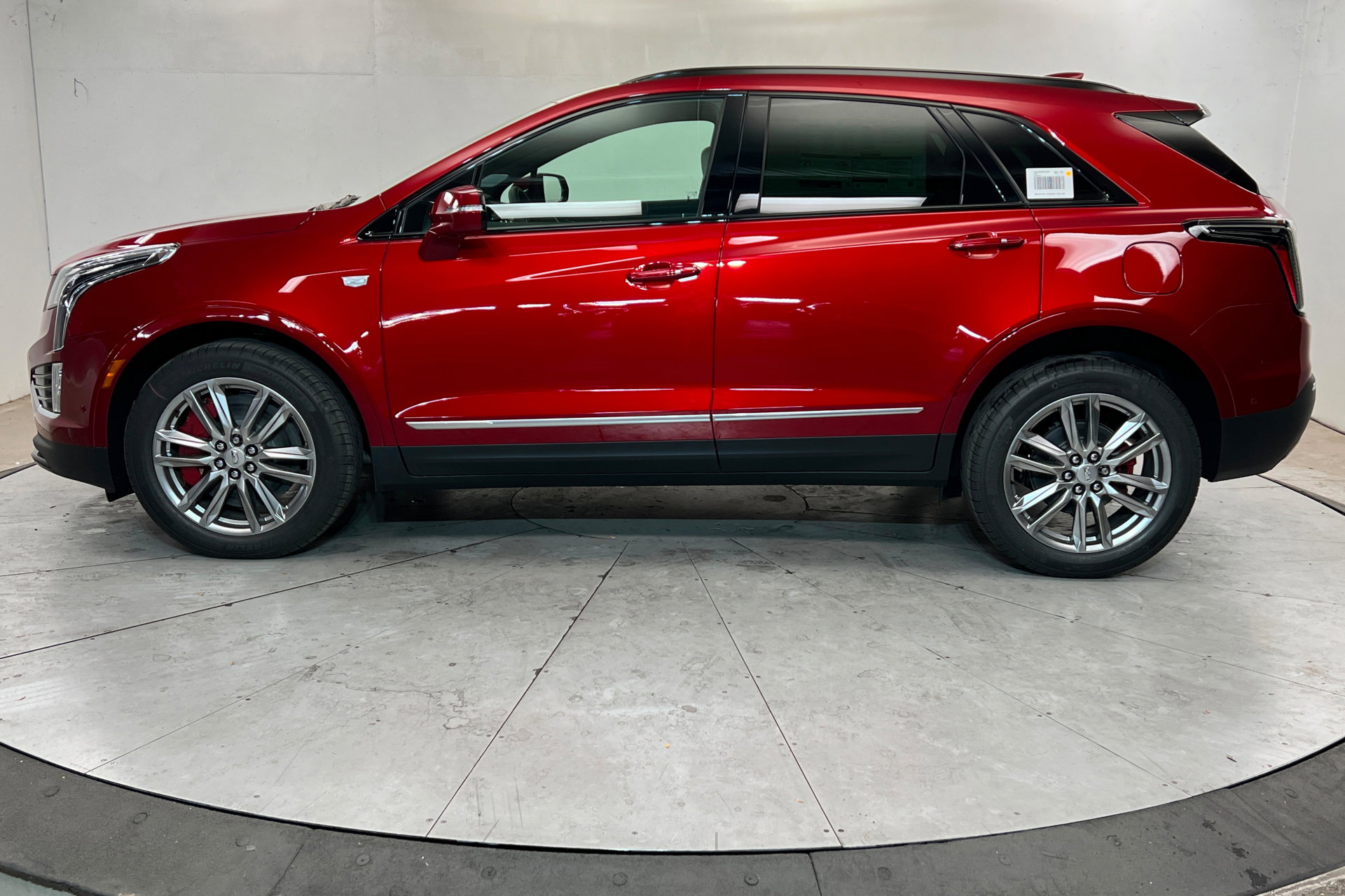 New 2026 Cadillac XT5 Sportv image 2