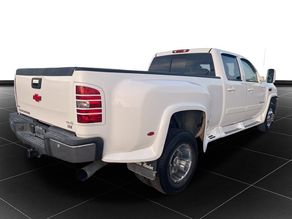 Used 2008 Chevrolet Silverado 3500 LTZ w/ EZ-Lift Tailgate Package image 5