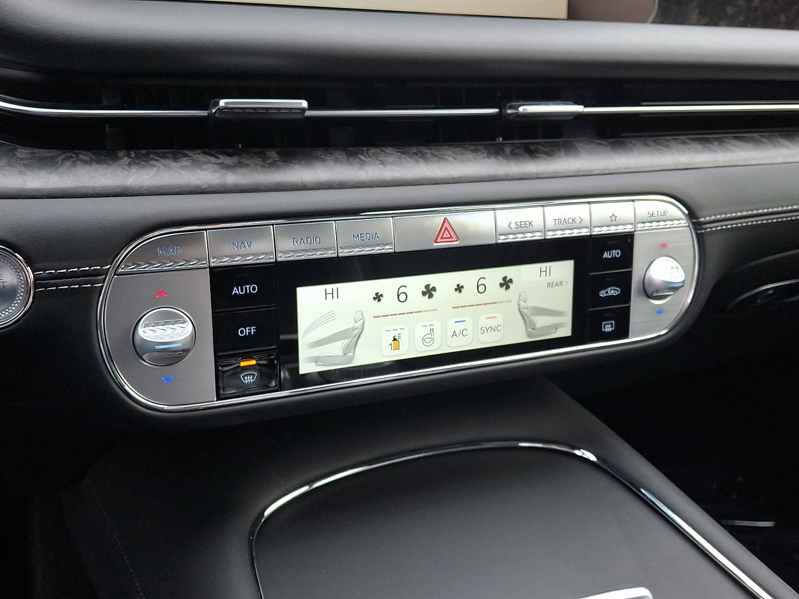 Certified 2025 Genesis G90 3.5T image 23