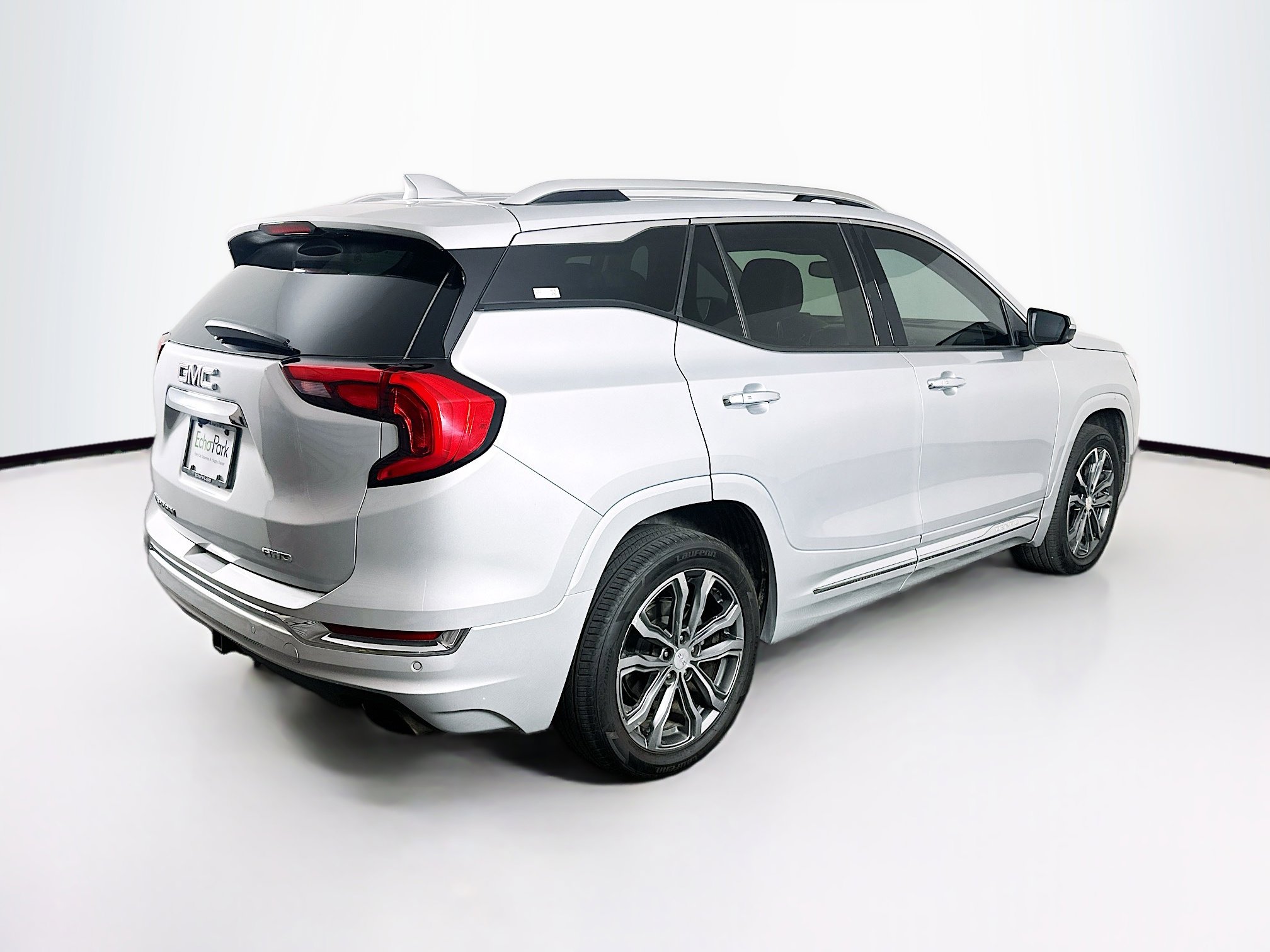 Used 2018 GMC Terrain Denali w/ Advanced Safety Package AWD/4WD image 9