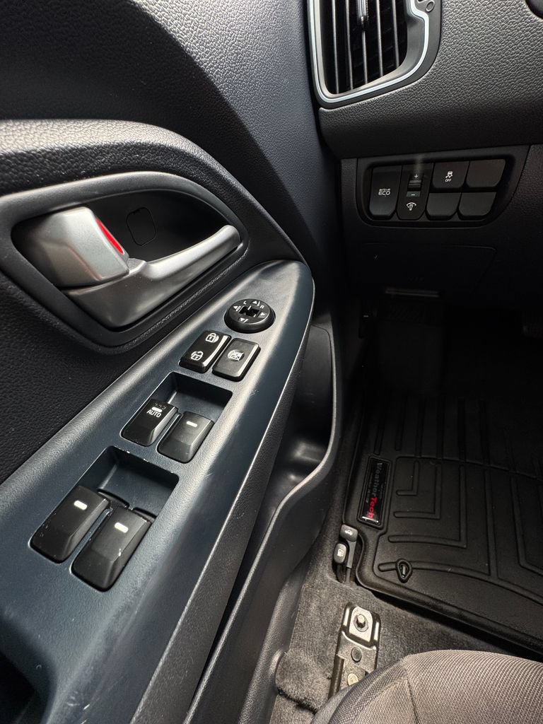 Used 2016 Kia Rio LX w/ Power Package FWD image 12
