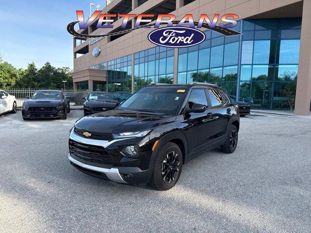 Used 2022 Chevrolet TrailBlazer LT FWD image 1