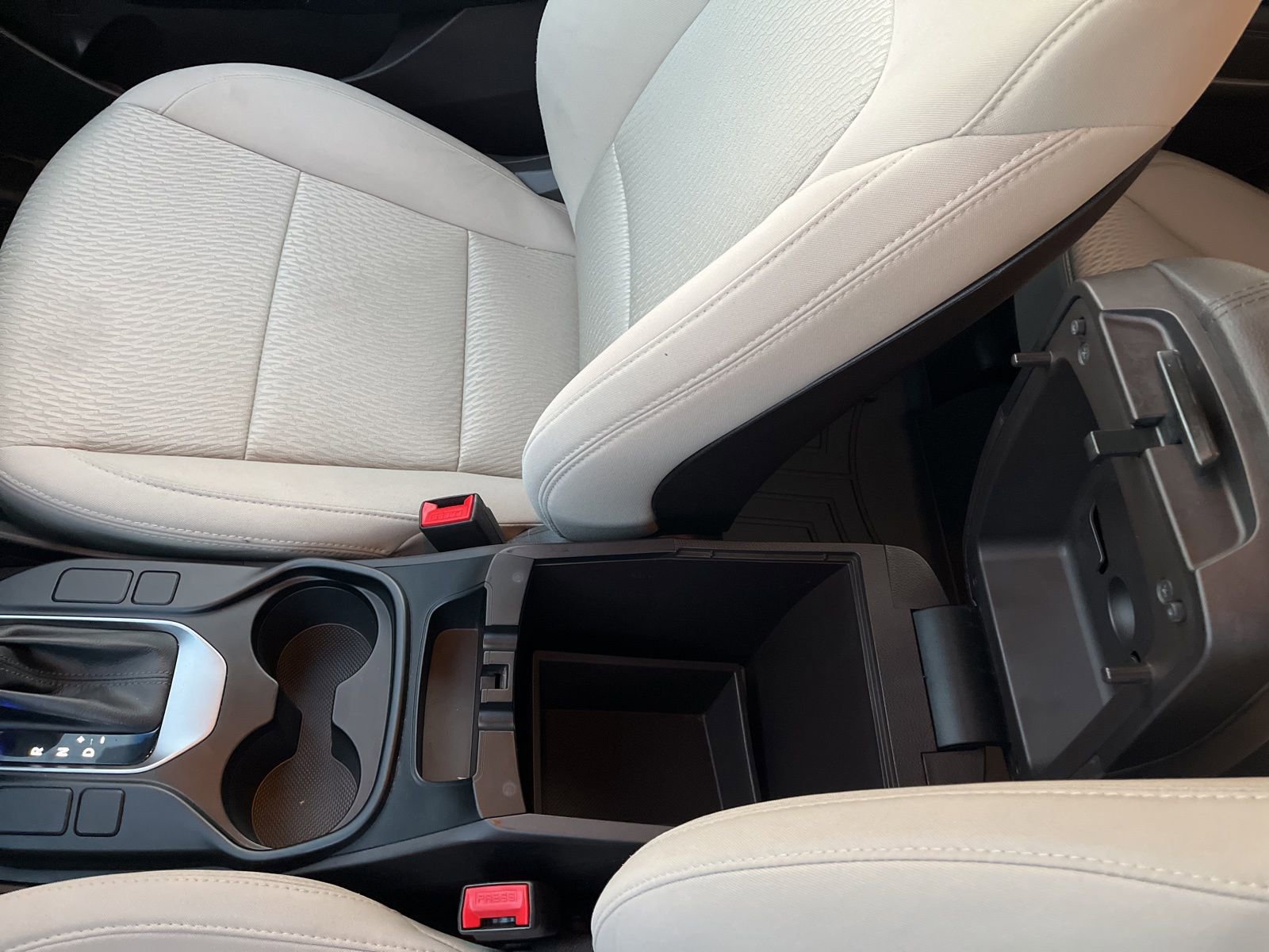 Used 2017 Hyundai Santa Fe Sport image 32