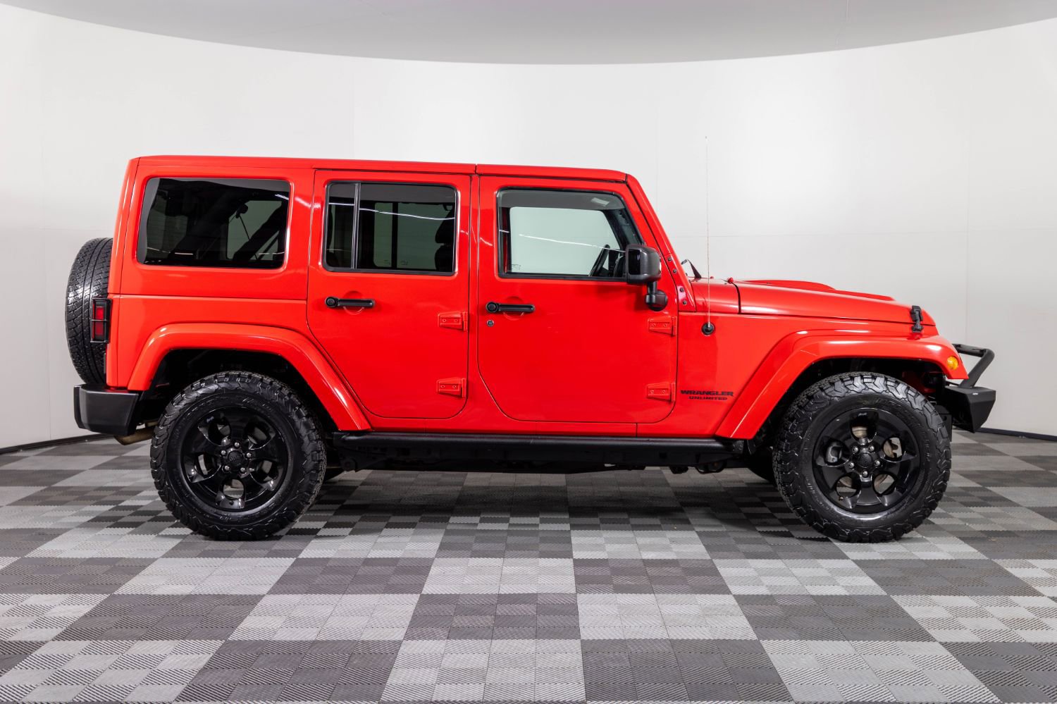 Used 2015 Jeep Wrangler Sahara image 9