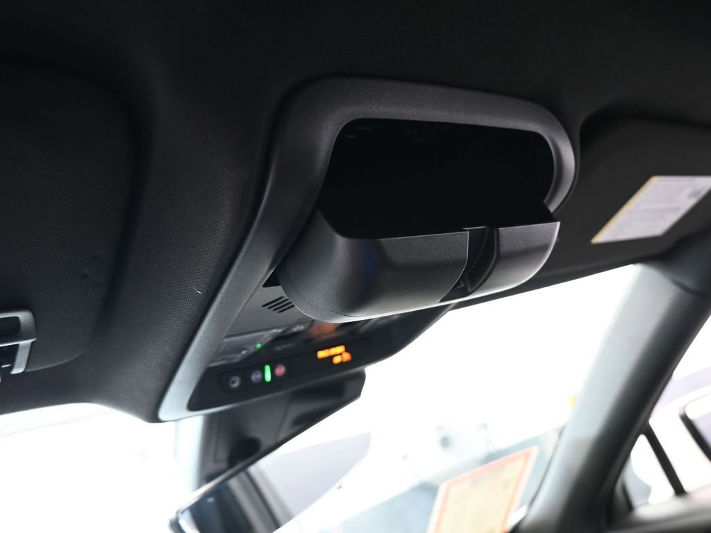 Used 2022 Cadillac XT4 Premium Luxury w/ Enhanced Visibility Package image 35