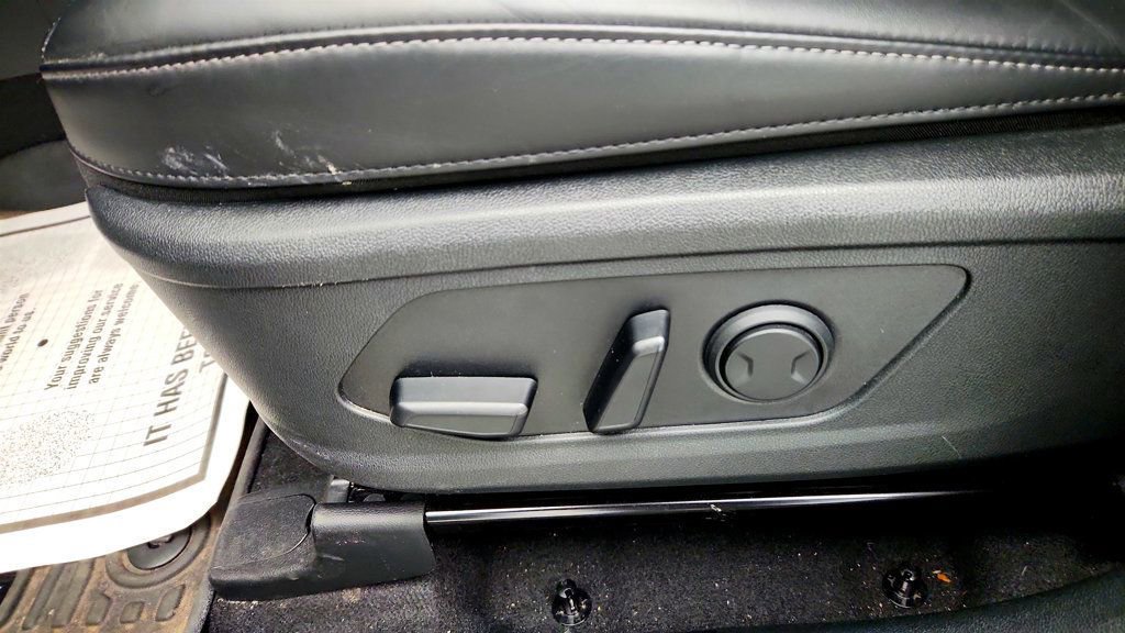 Used 2025 Kia Sorento EX AWD/4WD image 11