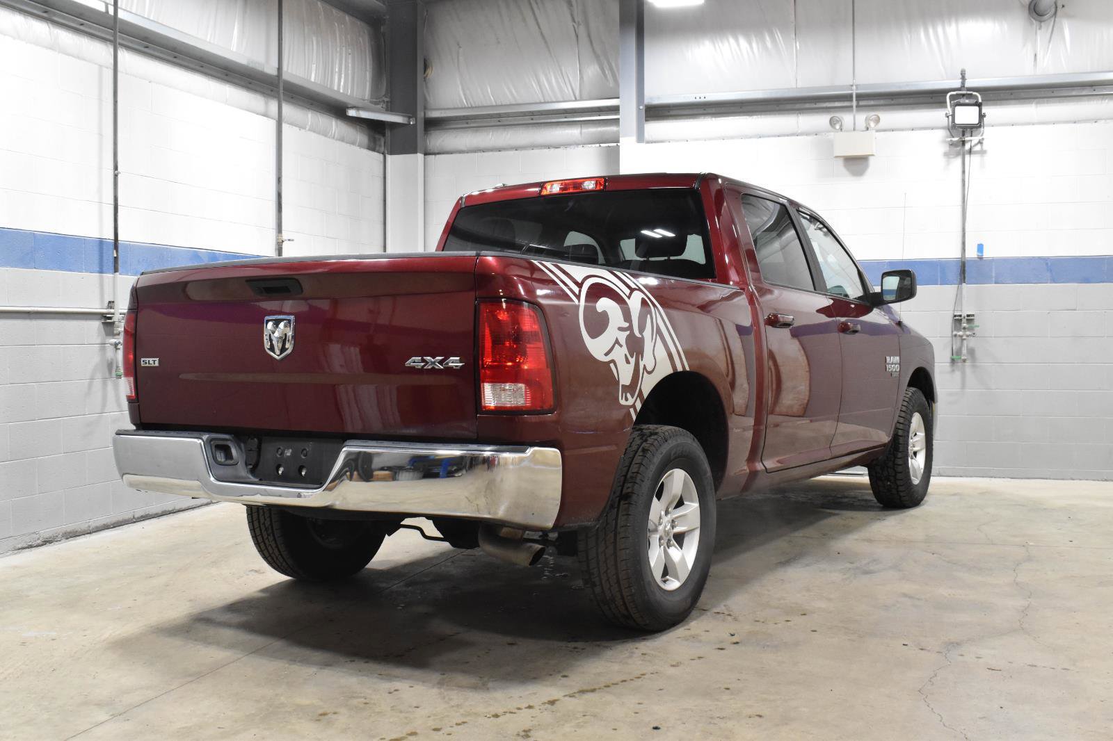 Used 2021 RAM 1500 Classic SLT AWD/4WD image 21