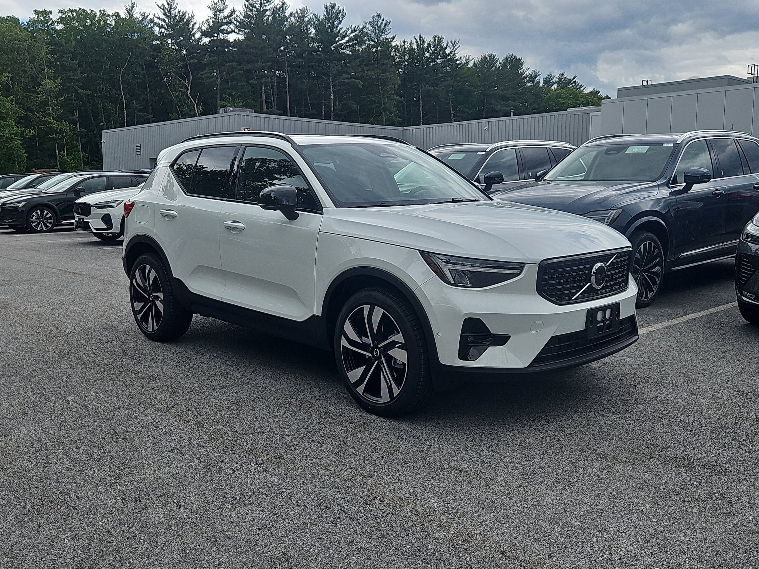 New 2026 Volvo XC40 B5 Plus w/ Climate Package AWD/4WD image 1