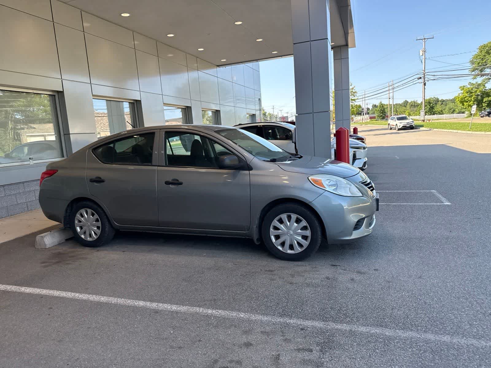 Used 2013 Nissan Versa S FWD image 5