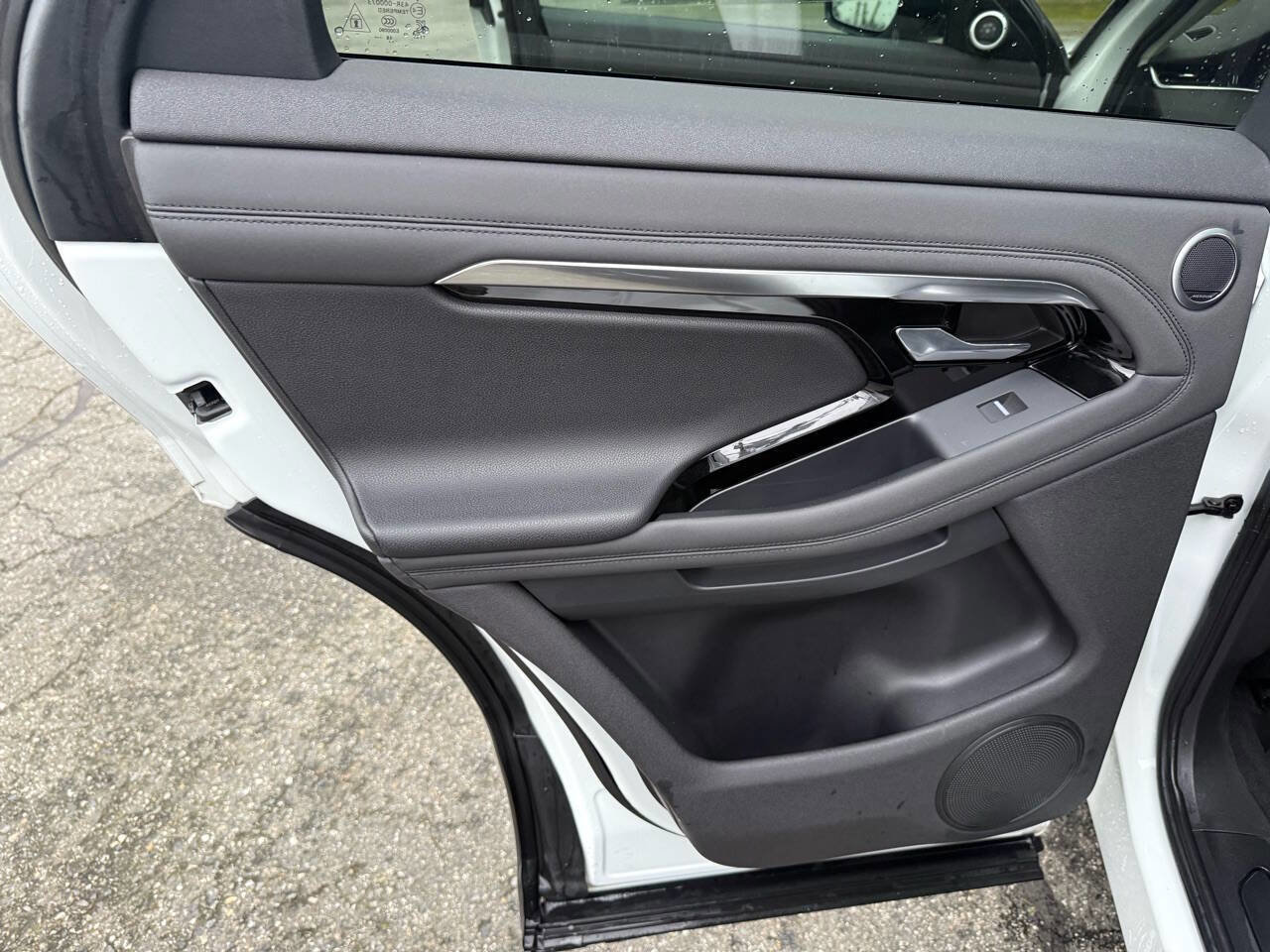 Used 2020 Land Rover Range Rover Evoque S image 57