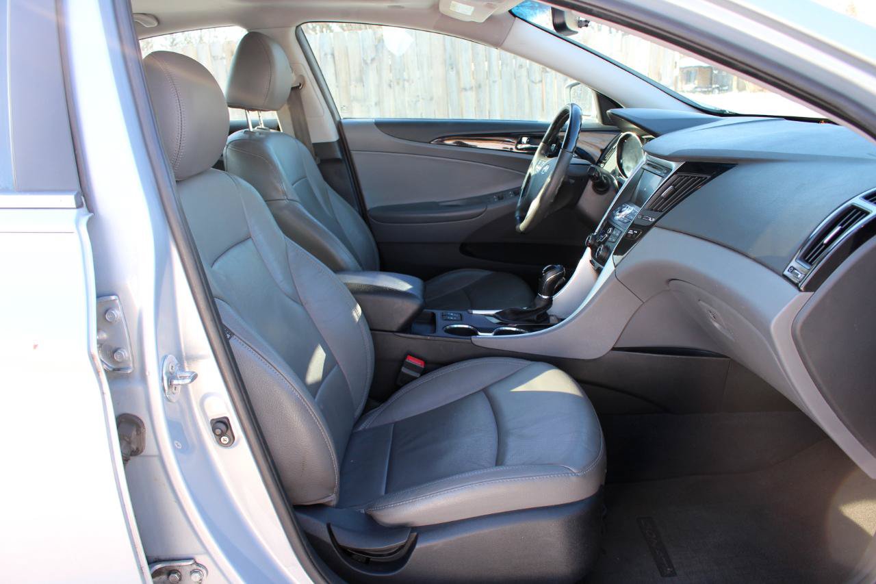 Used 2011 Hyundai Sonata Limited w/ Navigation Pkg 5 FWD image 41