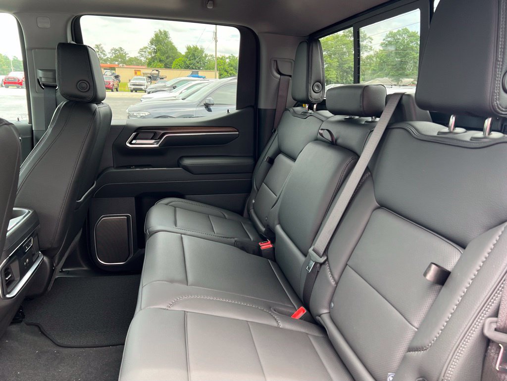 New 2026 GMC Sierra 1500 Denali w/ Denali Reserve Package AWD/4WD image 9