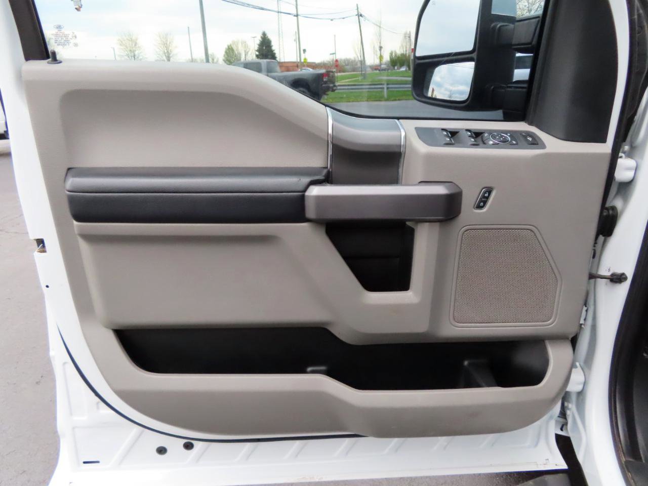 Used 2018 Ford F250 XLT w/ XLT Premium Package image 16