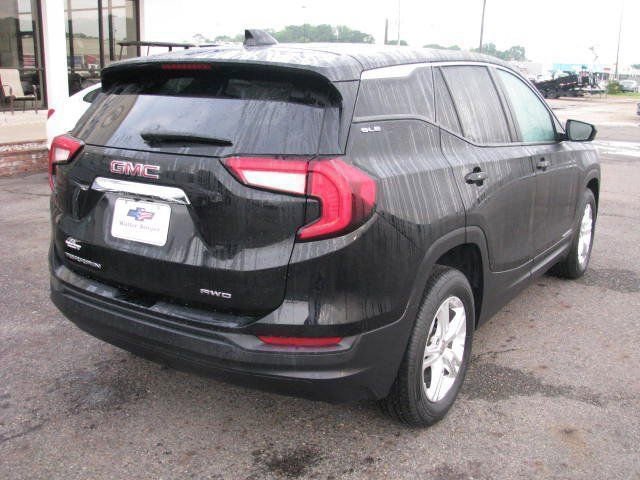 Used 2024 GMC Terrain SLE AWD/4WD image 15