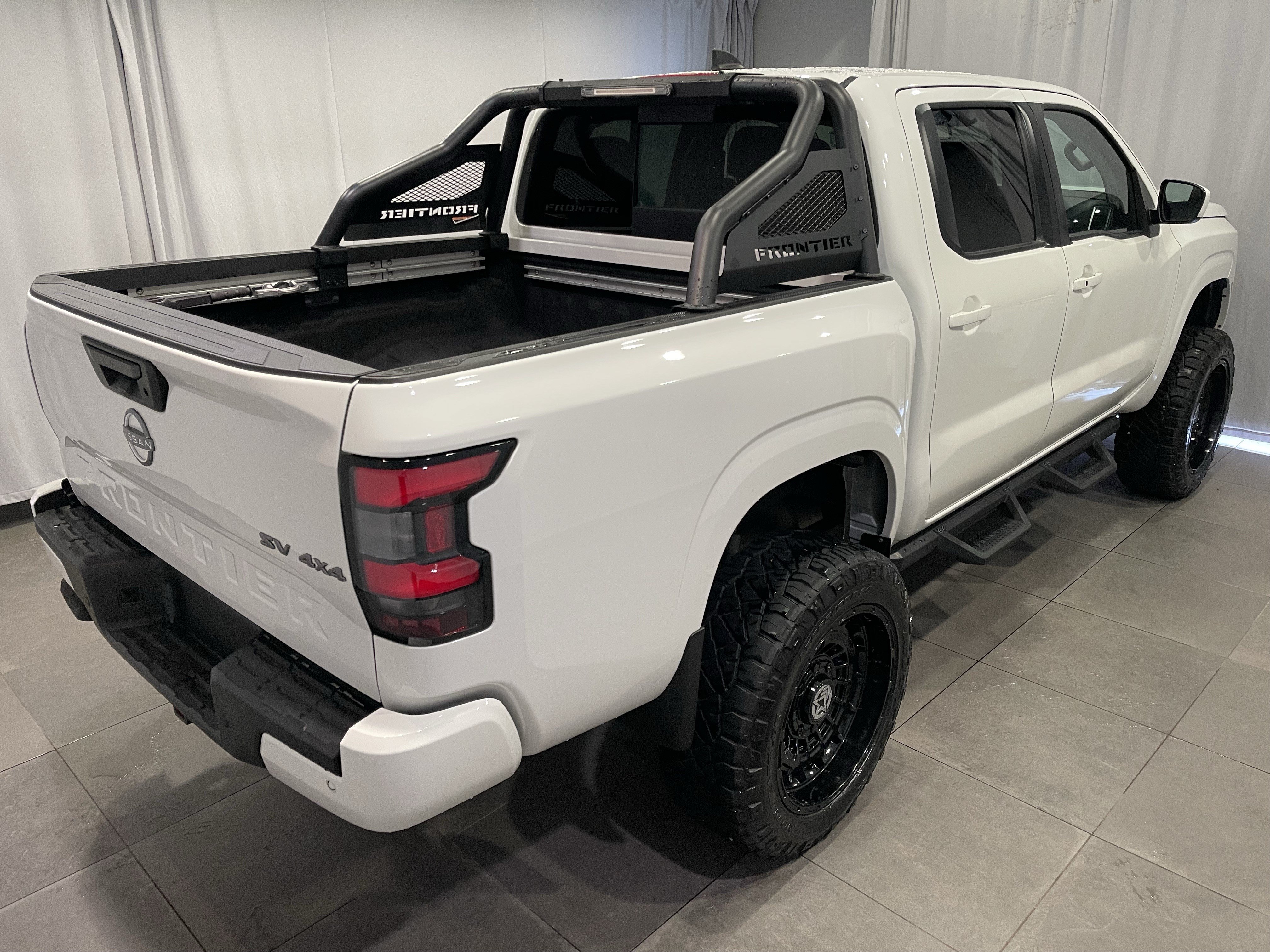 Used 2023 Nissan Frontier SV w/ SV Convenience Package AWD/4WD image 6