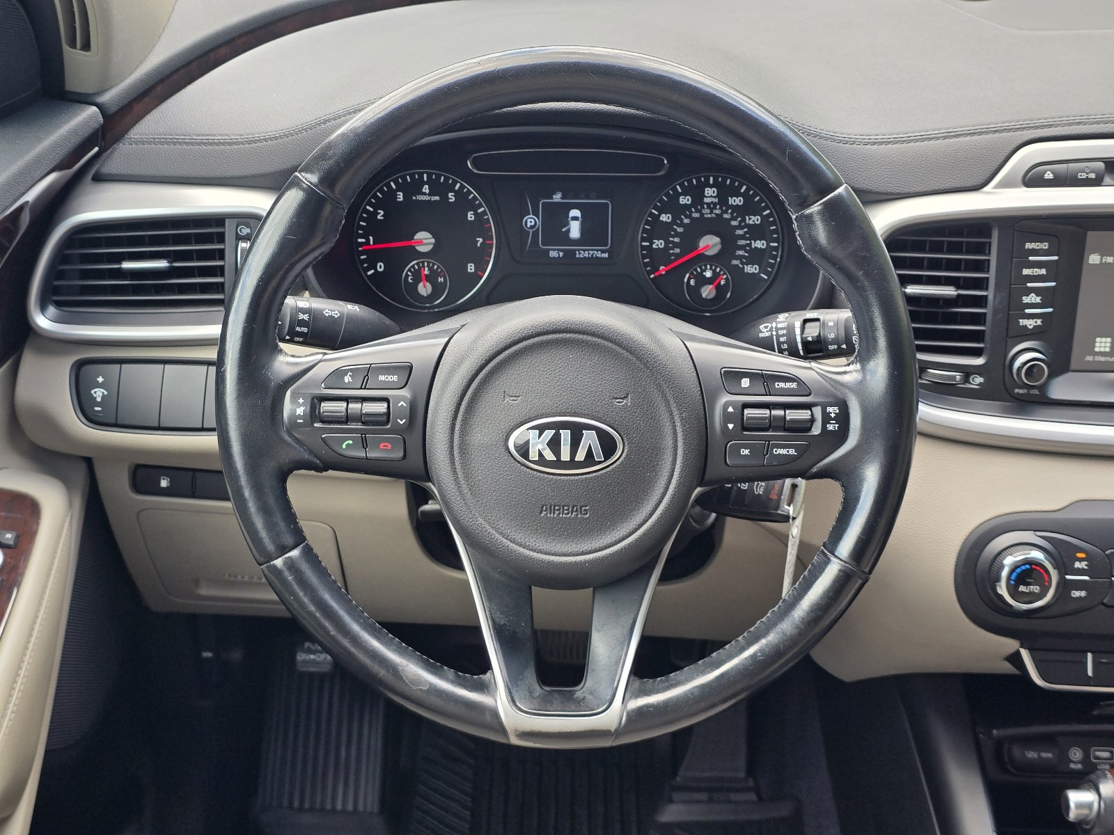 Used 2017 Kia Sorento AWD w/ LX Convenience Package image 13