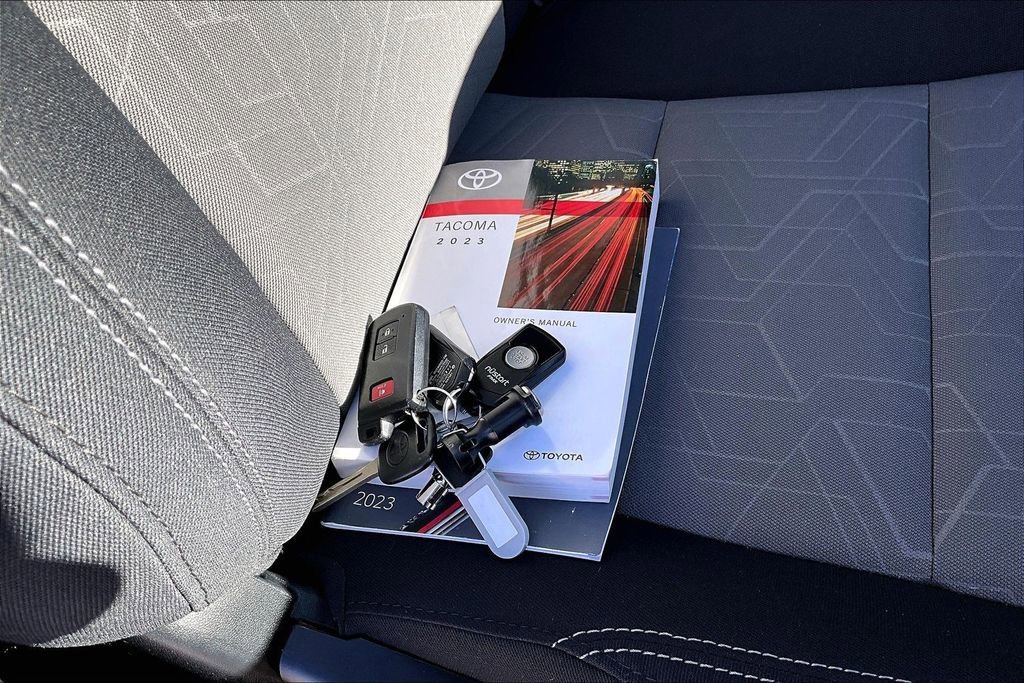 Used 2023 Toyota Tacoma TRD Sport w/ Technology Package image 11