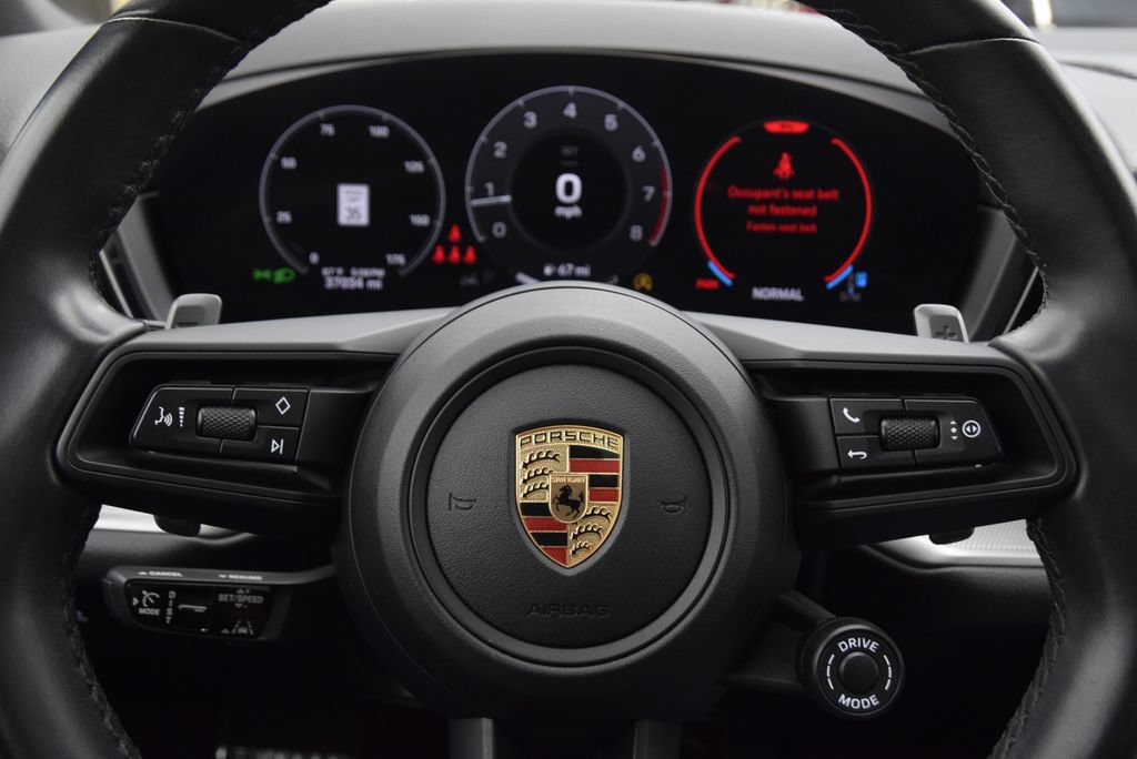 Used 2024 Porsche Cayenne Coupe AWD/4WD image 24