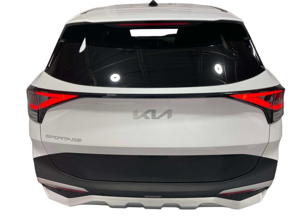 Used 2025 Kia Sportage EX FWD image 3