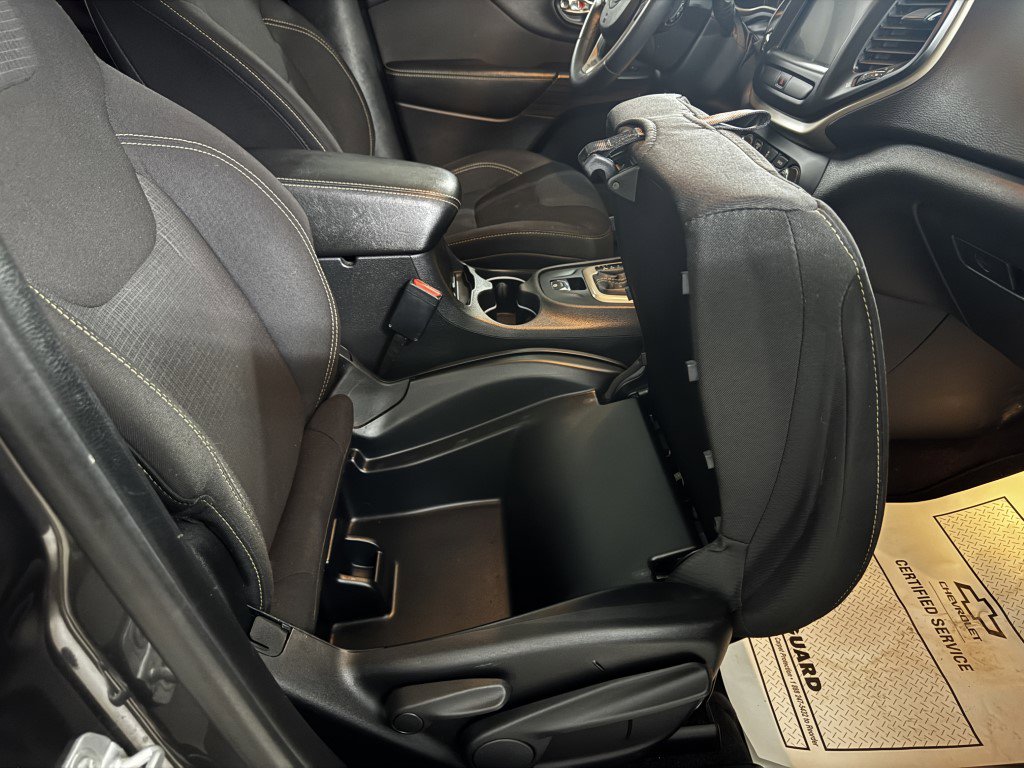 Used 2016 Jeep Cherokee Latitude w/ Comfort/Convenience Group image 80