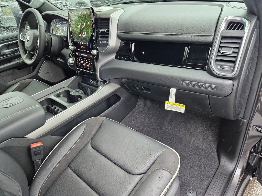 New 2026 RAM 1500 Laramie AWD/4WD image 17