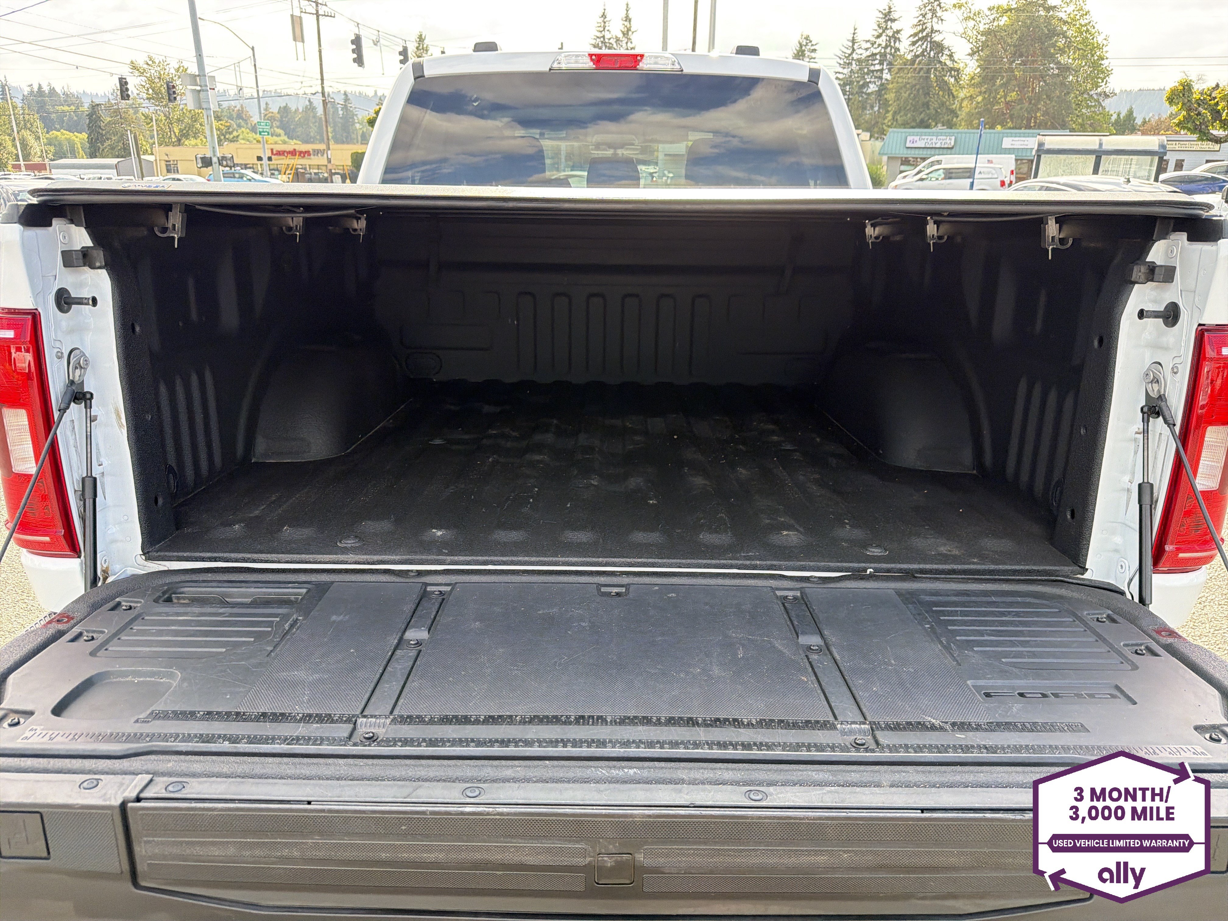 Used 2022 Ford F150 XLT AWD/4WD image 5