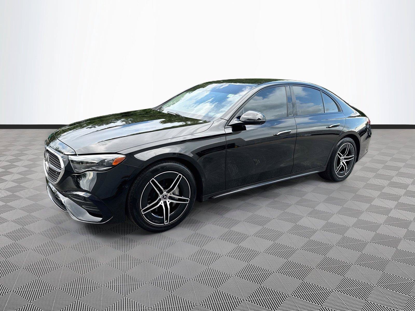 Used 2024 Mercedes-Benz E 350 4MATIC Sedan image 3