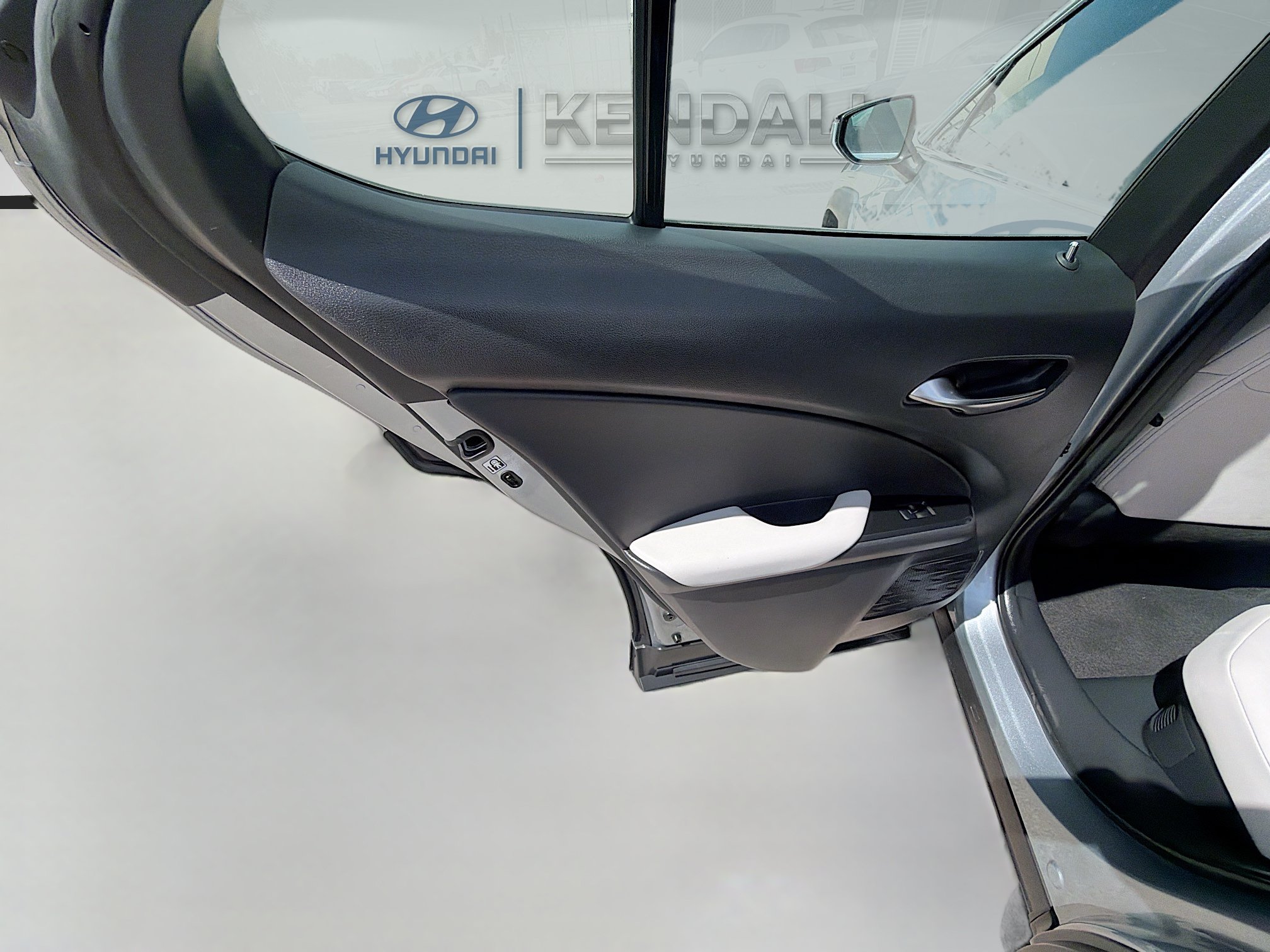 Used 2025 Lexus UX 300h FWD image 23