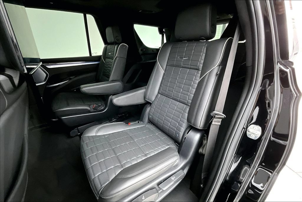 Used 2025 Cadillac Escalade Sport Platinum AWD/4WD image 32