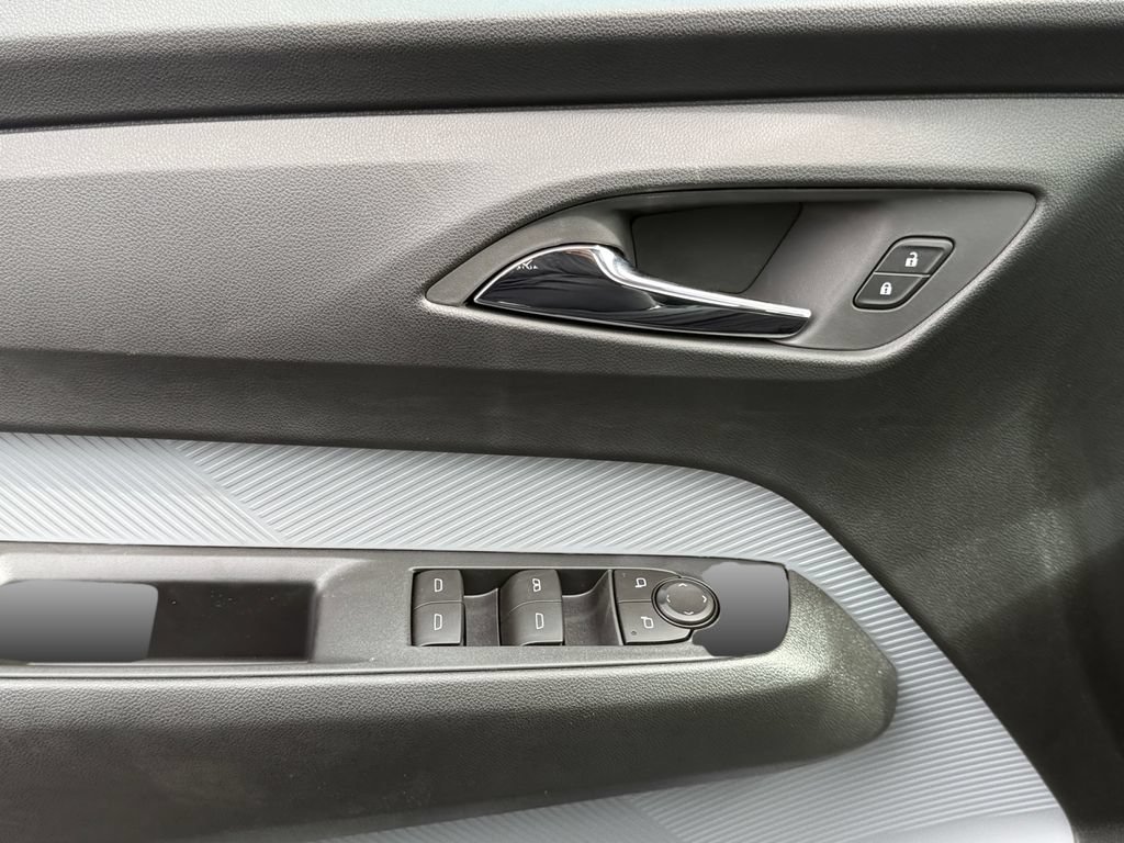 New 2027 Chevrolet Bolt RS w/ Technology Package FWD image 11