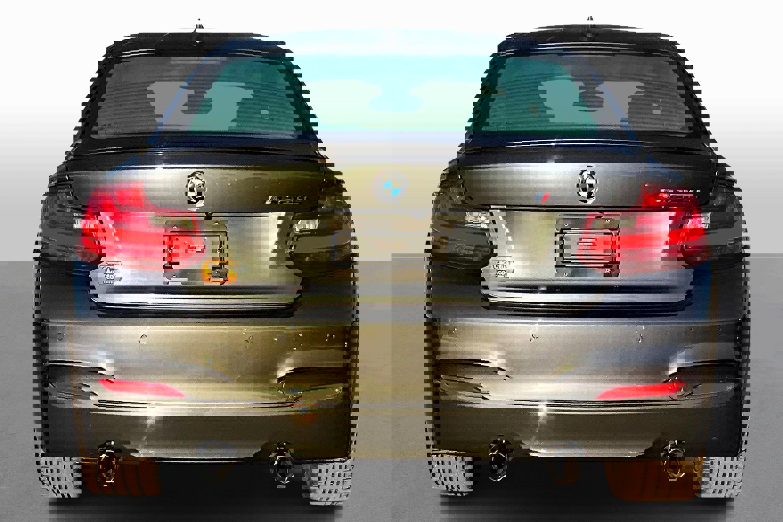 Used 2016 BMW M235i Coupe image 4