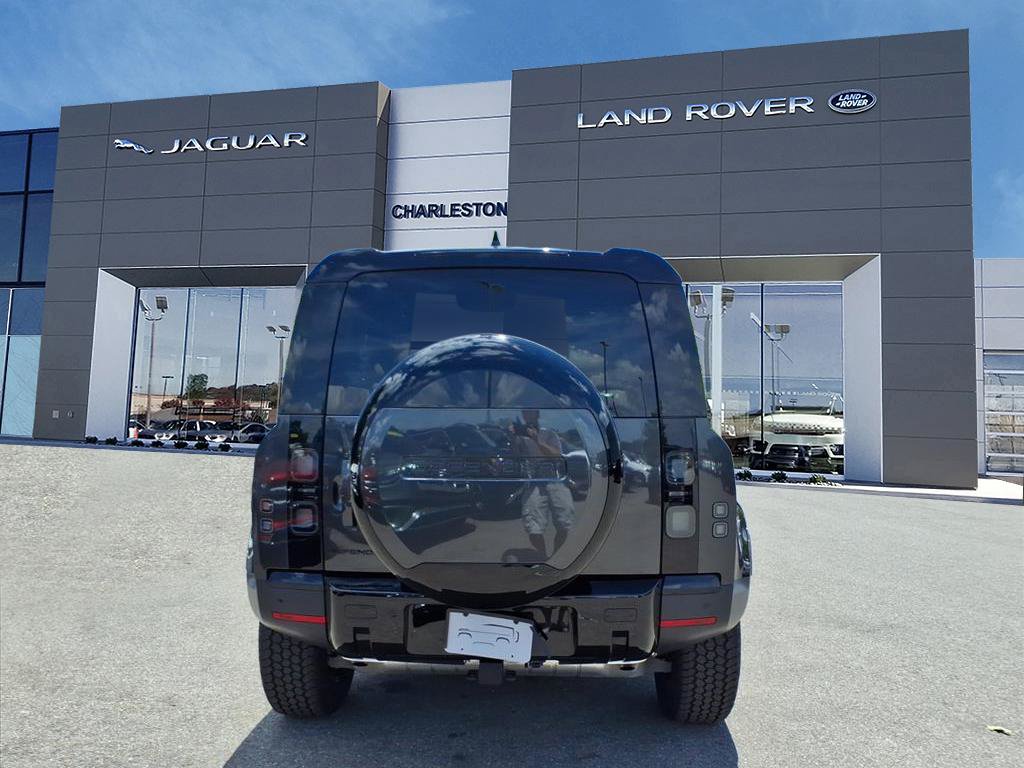 Used 2026 Land Rover Defender 110 S AWD/4WD image 4