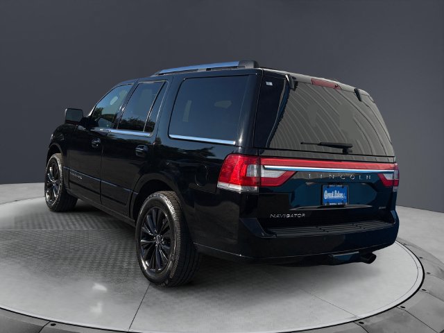 Used 2017 Lincoln Navigator Select AWD/4WD image 3