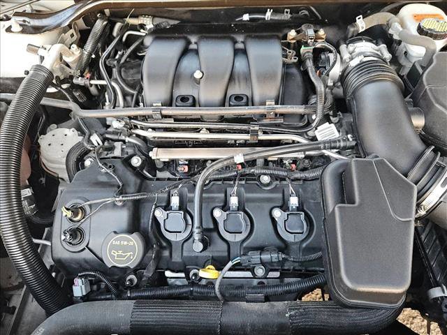 Used 2018 Ford Taurus Limited image 24