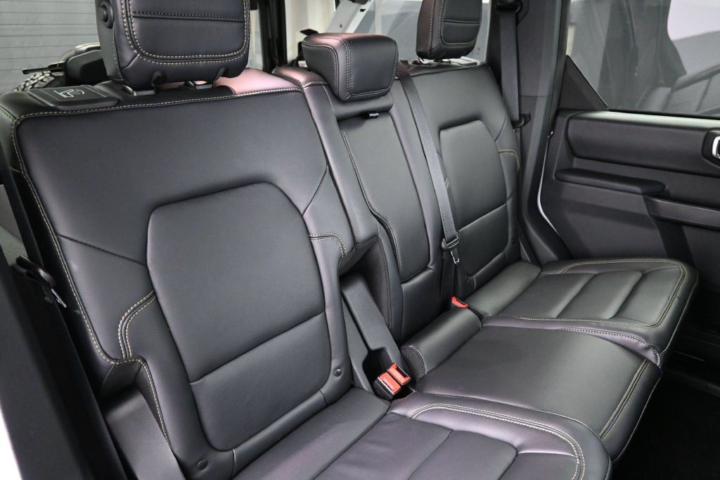 Used 2025 Ford Bronco Badlands AWD/4WD image 27