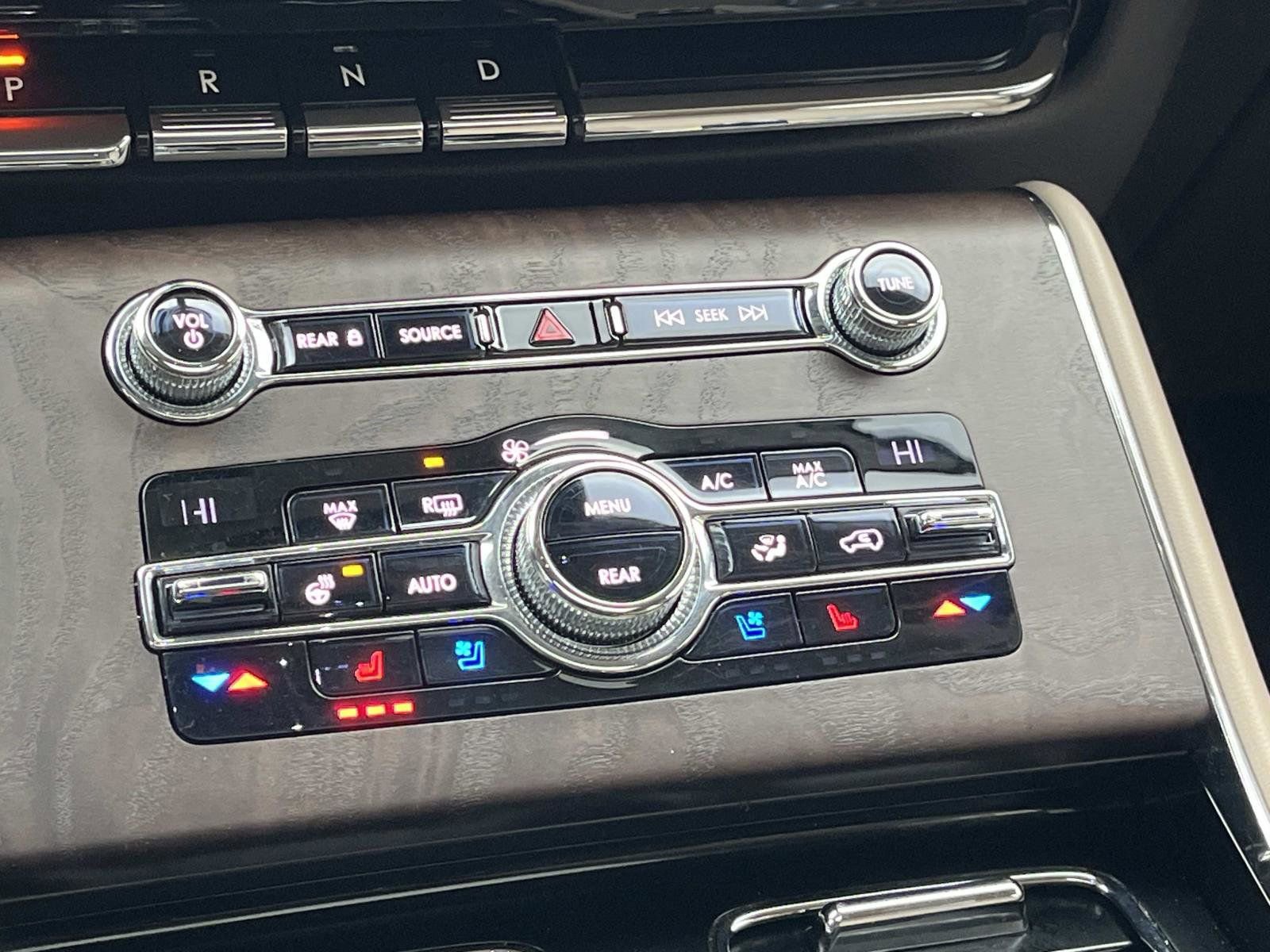 Used 2020 Lincoln Aviator Reserve w/ Elements Package Plus image 28