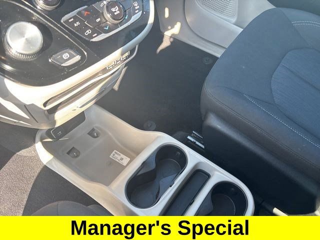 Used 2023 Chrysler Voyager LX FWD image 26