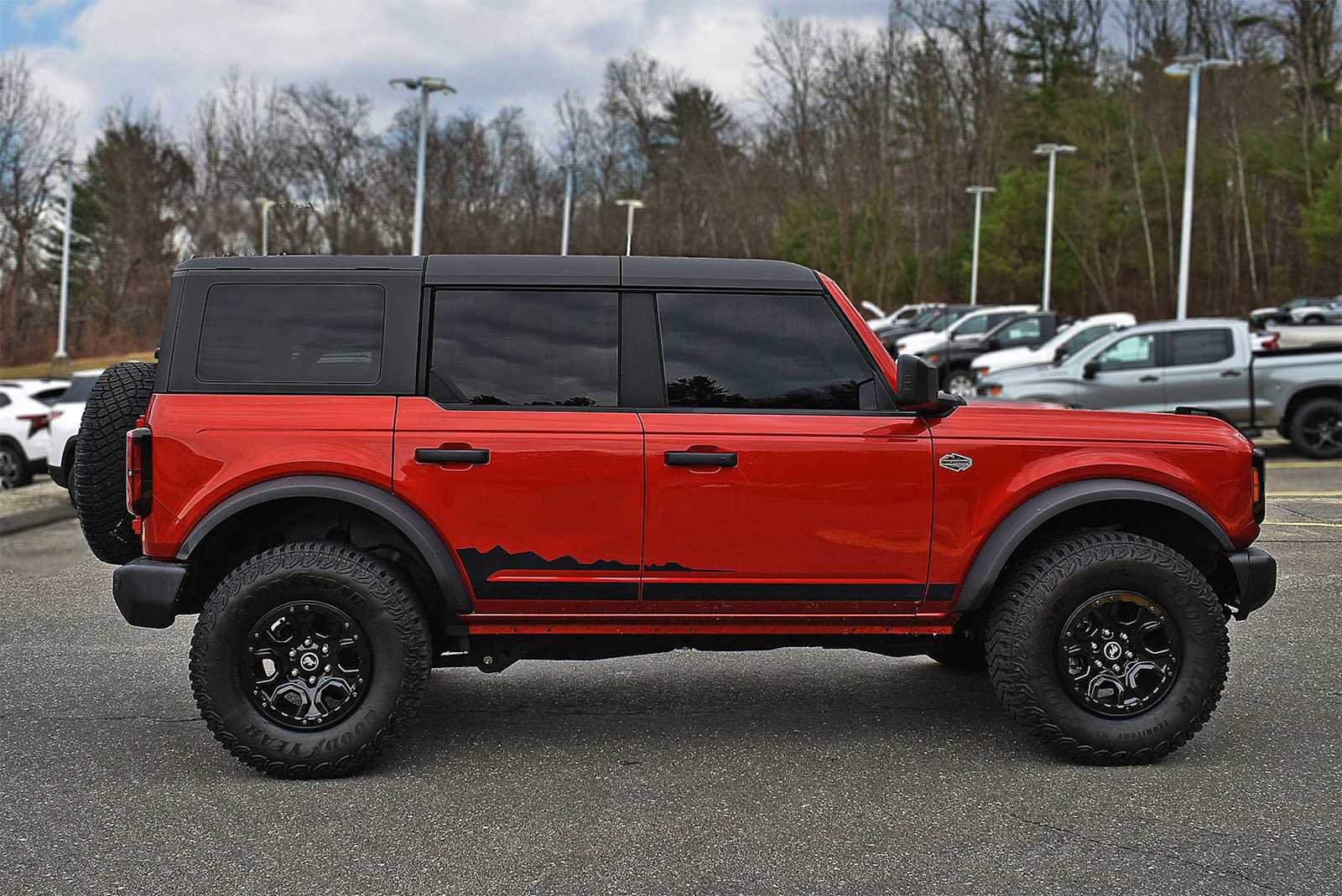 Used 2023 Ford Bronco Wildtrak image 9