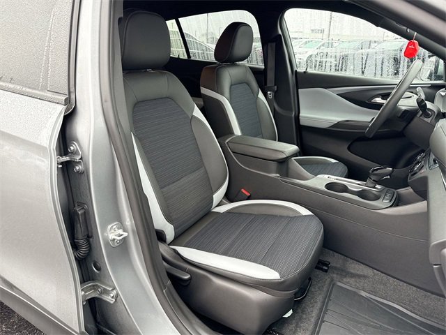 Used 2025 Buick Envista Preferred image 24