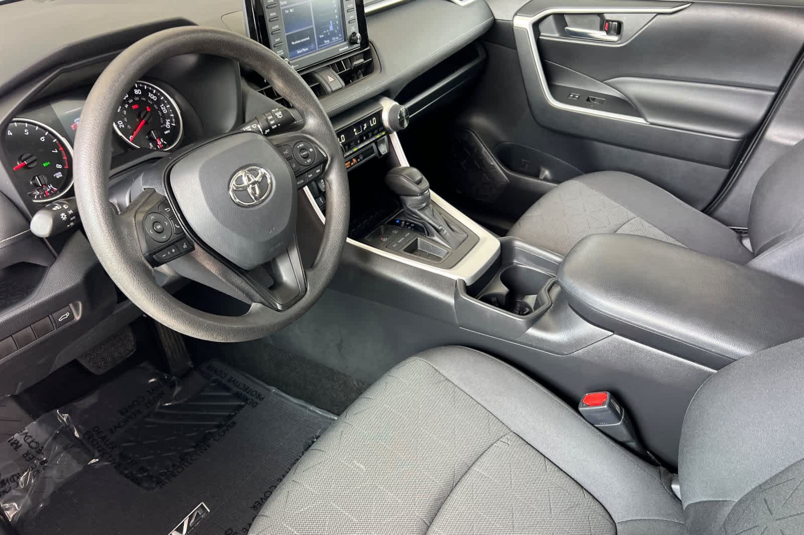 Used 2021 Toyota RAV4 XLE w/ Convenience Package FWD image 11