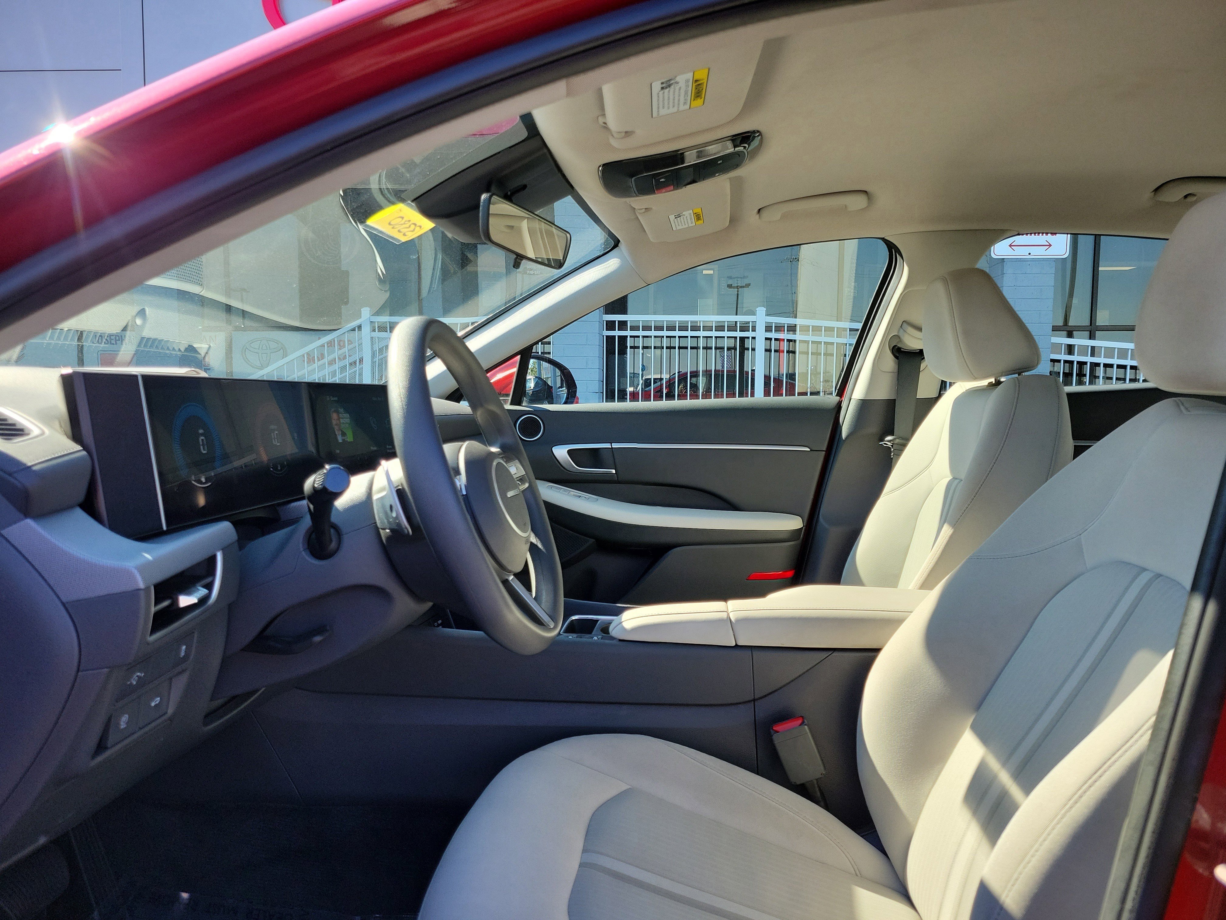 Used 2025 Hyundai Sonata SEL FWD image 15