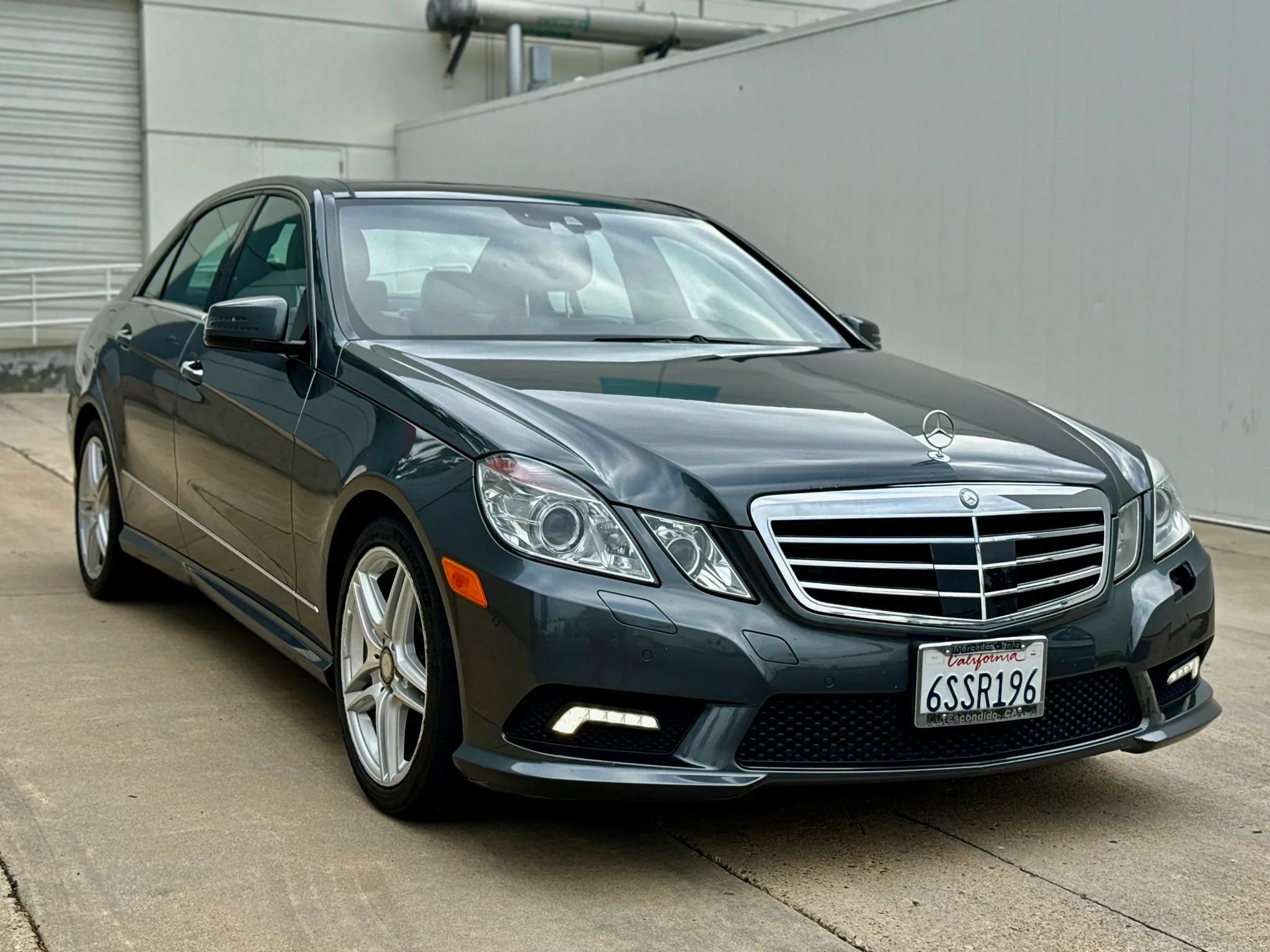 Used 2011 Mercedes-Benz E 550 Sedan image 2