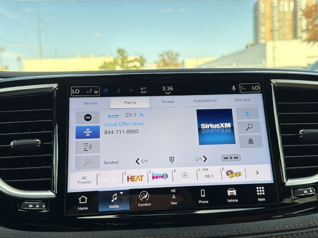 Used 2026 Chrysler Pacifica Pinnacle FWD image 18